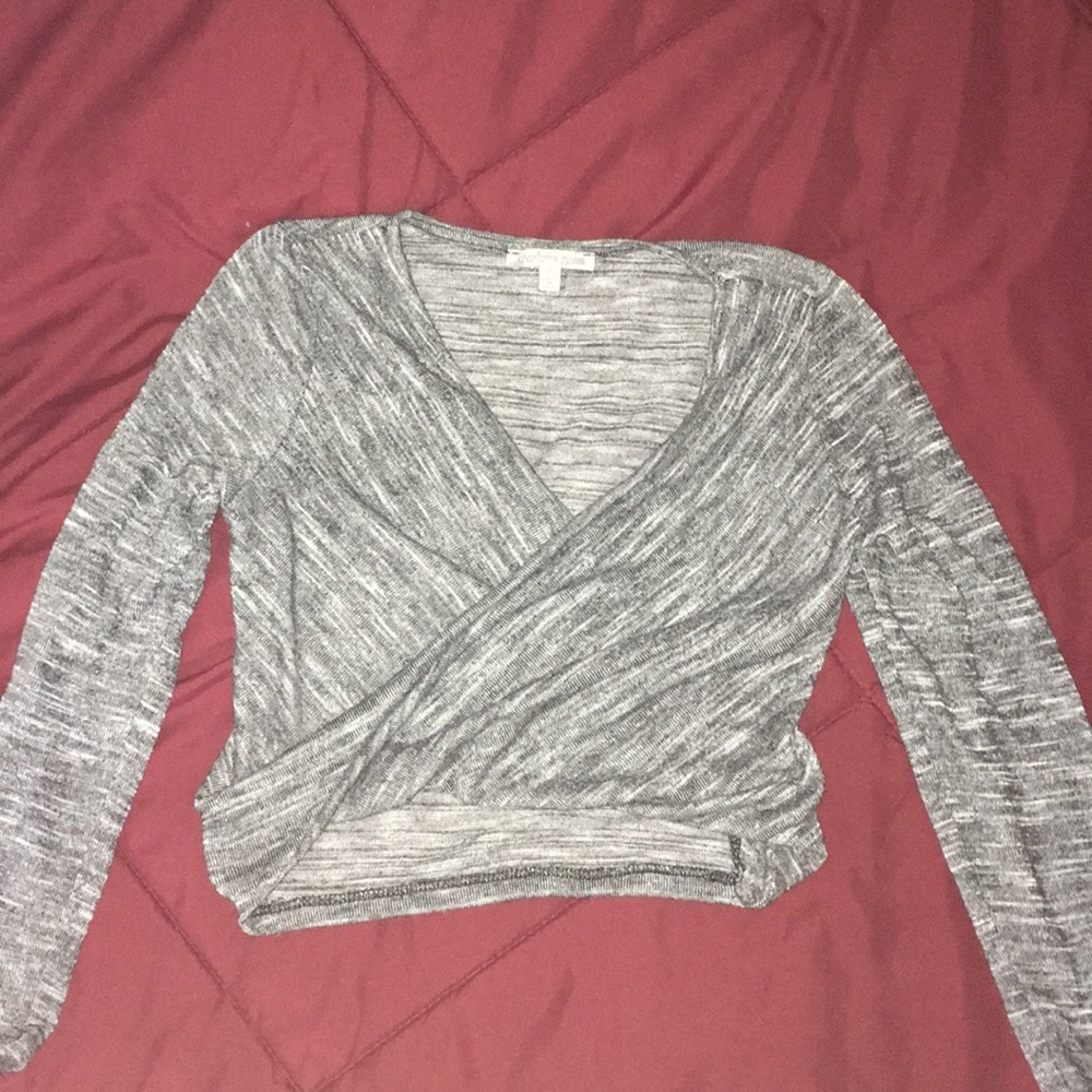 Gray twist crop top!